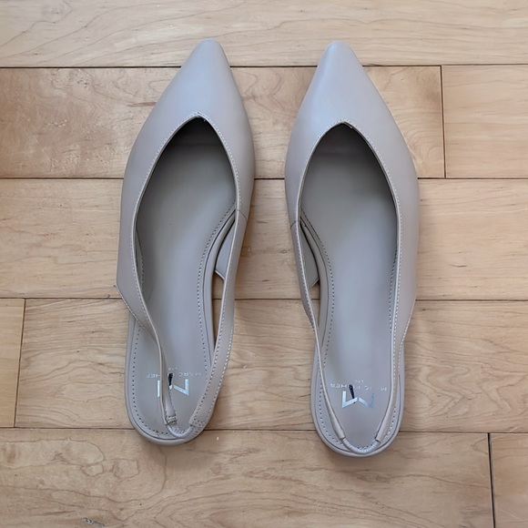 Women’s 7.5 Marc Fisher taupe Slingback flats - Picture 2 of 3